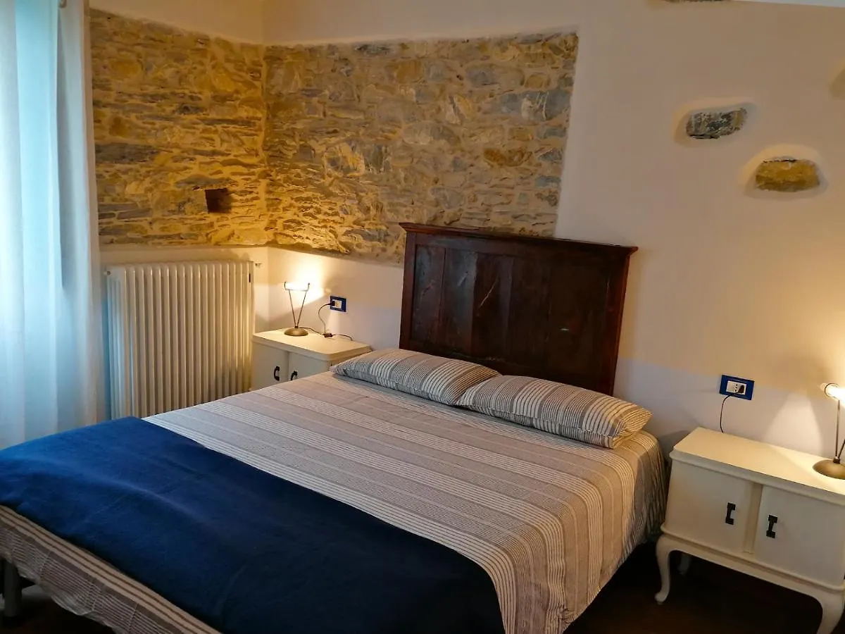 La Chouette Bed and Breakfast Pieve di Teco 0*,